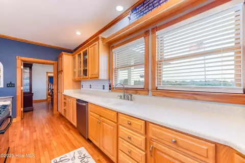 Kitchen - 40191 Cutty Sark Dr, Avon, NC 27915 photo 2 of 5