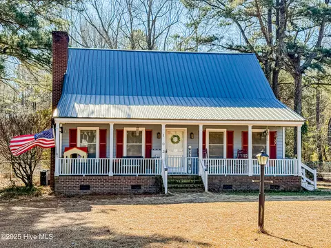 102 Little River Dr, Goldsboro, NC 27530
