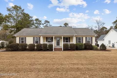 245 White Oak Bluff Rd, Stella, NC 28582