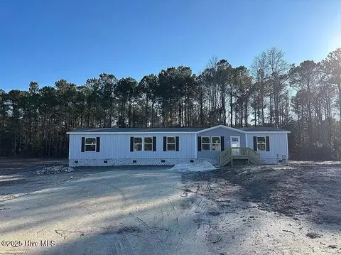 110 Douglas Dr, Holly Ridge, NC 28445