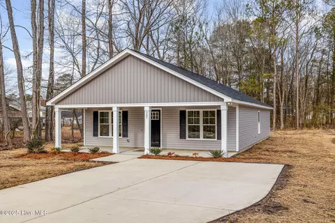 307 E Pope Ave, Kenly, NC 27542 photo 2
