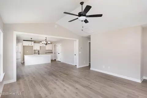 305 E Pope Ave, Kenly, NC 27542 photo 6