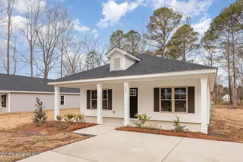 305 E Pope Ave, Kenly, NC 27542 photo 2
