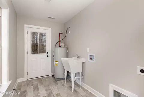 305 E Pope Ave, Kenly, NC 27542 photo 13