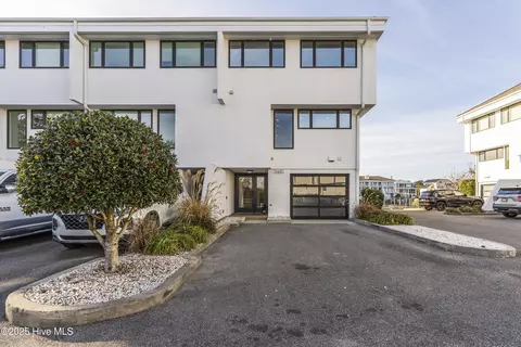 5431 Marina Club Dr, Wilmington, NC 28409
