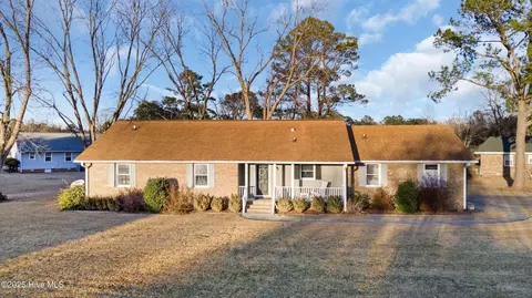 4918 Cypress Shores Dr, New Bern, NC 28562