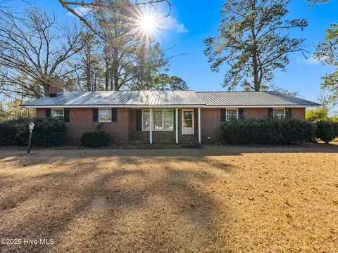 373 Goshen Rd, Pollocksville, NC 28573