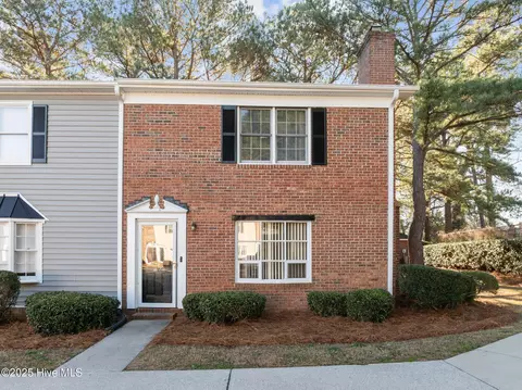 100 David Dr #E13, Greenville, NC 27858
