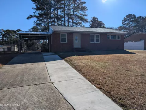 608 Hawthorne Ln W, Wilson, NC 27893