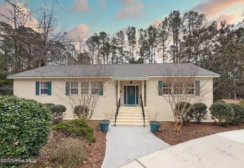 300 Meridian Ct, New Bern, NC 28562