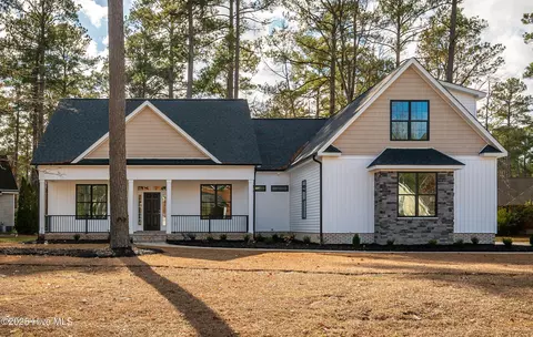 116 Perquimans Dr, Chocowinity, NC 27817