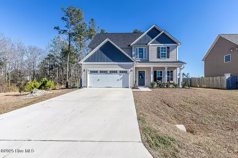 424 Duster Ln, Richlands, NC 28574