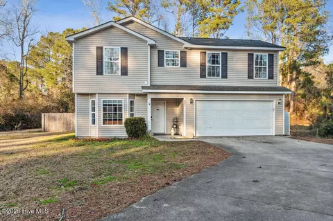 201 Dawn Ct, Jacksonville, NC 28540
