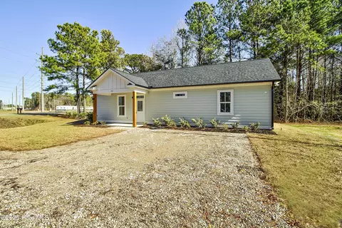 812 Nahrath Dr SE, Leland, NC 28451