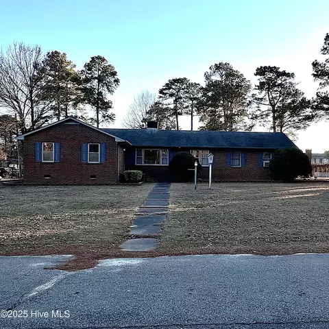 103 Walnut St, La Grange, NC 28551