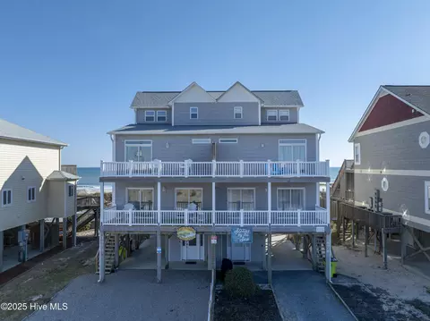 3876 Island Dr, North Topsail Beach, NC 28460