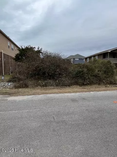 115 SE 54th St, Oak Island, NC 28465