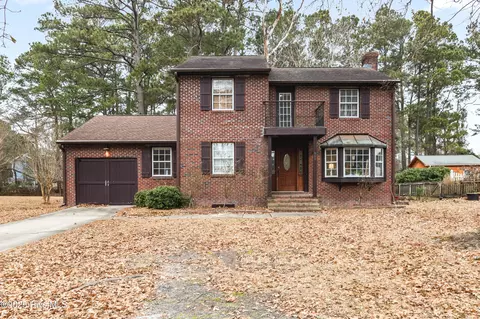 909 Welsh Ln, Jacksonville, NC 28546