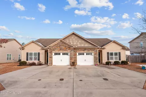 2228 Sweet Bay Dr #B, Greenville, NC 27834