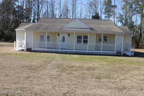664 Sam Potts Hwy, Whiteville, NC 28472