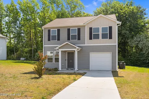 135 Chase Dr, Snow Hill, NC 28580