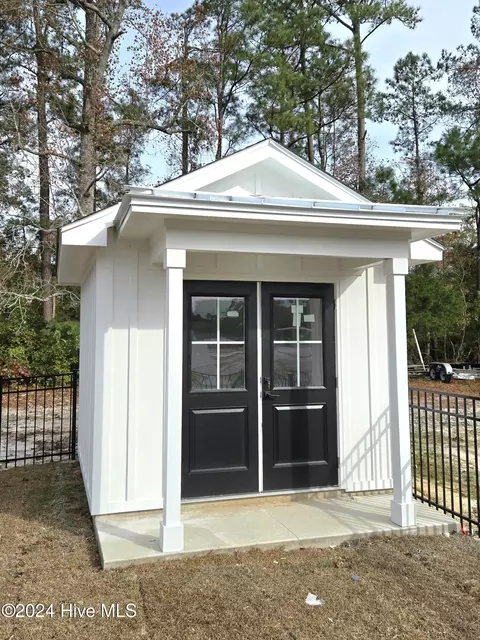 137 Long Pond Loop, Swansboro, NC 28584 photo 3