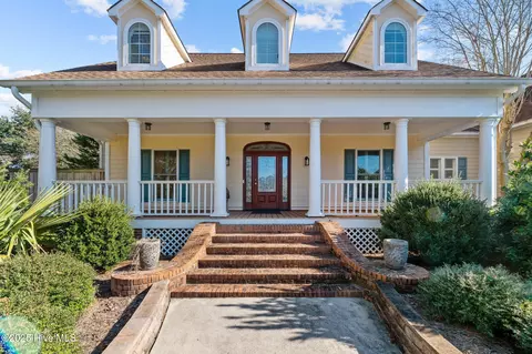 2404 Harbor Island Rd, New Bern, NC 28562