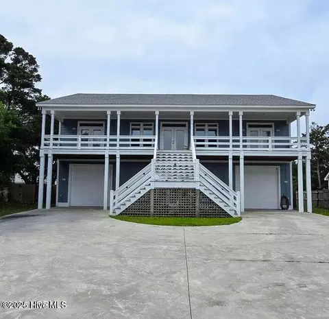 610 Bayview Dr, Harkers Island, NC 28531