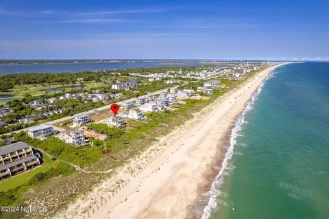 129 Roosevelt Dr, Pine Knoll Shores, NC 28512