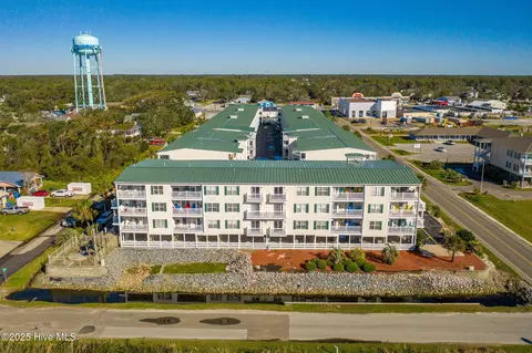 105 SE 58th St #2303, Oak Island, NC 28465