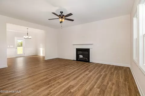 Living - 65 Barony Ln, Smithfield, NC 27577 photo 1 of 2