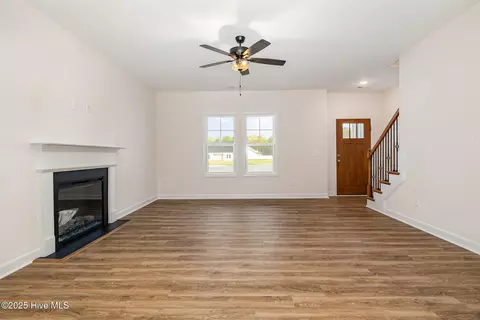Living - 65 Barony Ln, Smithfield, NC 27577 photo 2 of 2