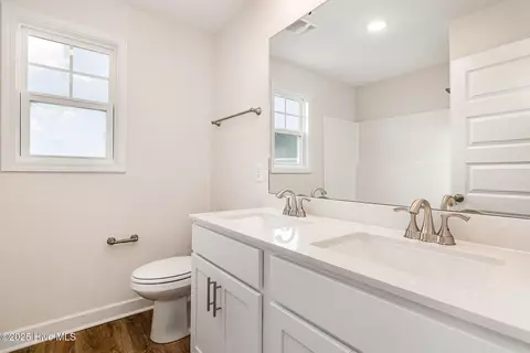 Bath - 65 Barony Ln, Smithfield, NC 27577 photo 3 of 3
