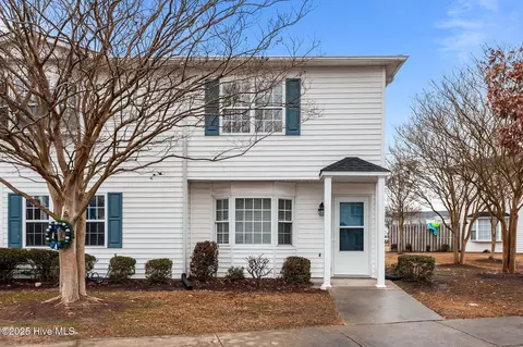 3969 Sterling Pointe Dr #NNN-6, Winterville, NC 28590