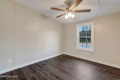 101 Goodwin Ave, Hamlet, NC 28345 photo 8