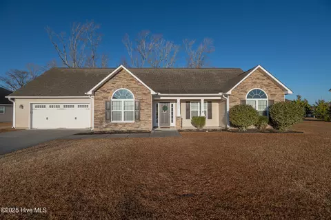 2816 Mockingbird Ln, Winterville, NC 28590