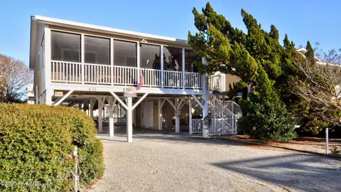 415 4th St, Sunset Beach, NC 28468