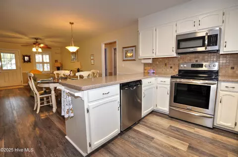 415 4th St, Sunset Beach, NC 28468 photo 13