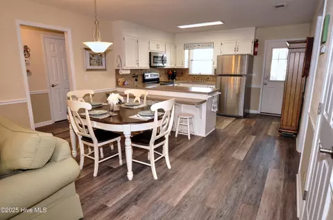 415 4th St, Sunset Beach, NC 28468 photo 9
