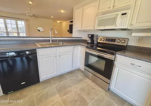 Kitchen - 3057 Condor Ct, Deep Run, NC 28525 photo 2 of 2