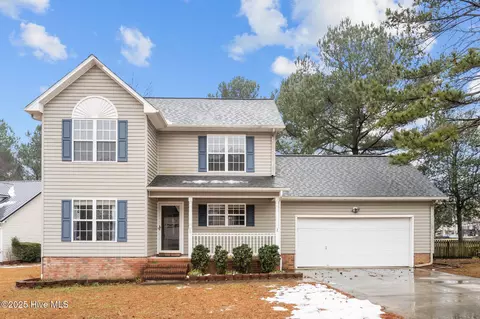 302 E Regent Ct, Jacksonville, NC 28546