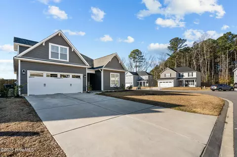 1300 Putnam Dr, Leland, NC 28451