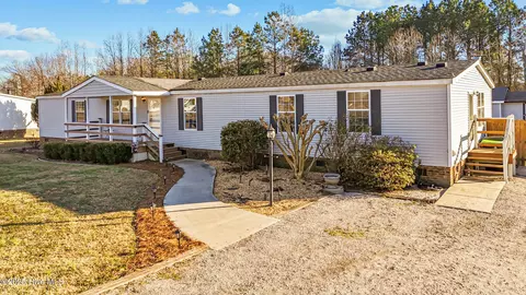 6244 Cobblestone Rd, Elm City, NC 27822