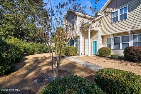 255 E Delaware Ave #K, Southern Pines, NC 28387