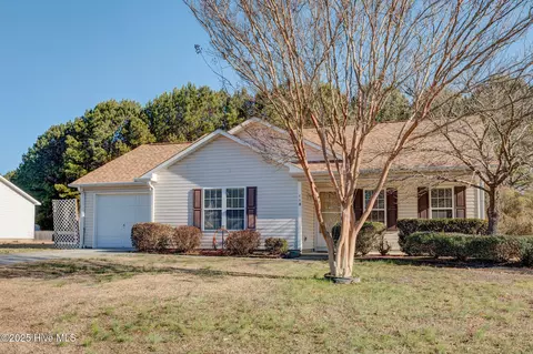 118 Tealbriar St, Burgaw, NC 28425