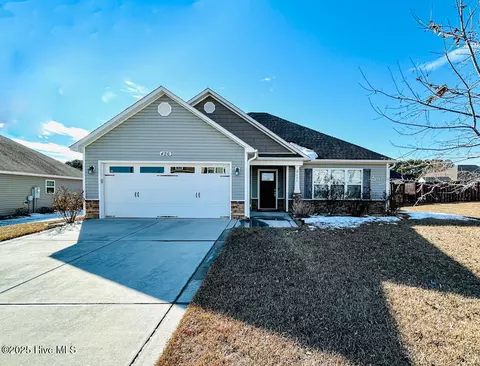 426 Derrick Dr, Sneads Ferry, NC 28460