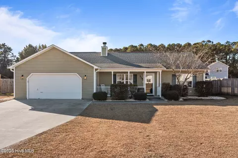 314 Top Knot Rd, Hubert, NC 28539