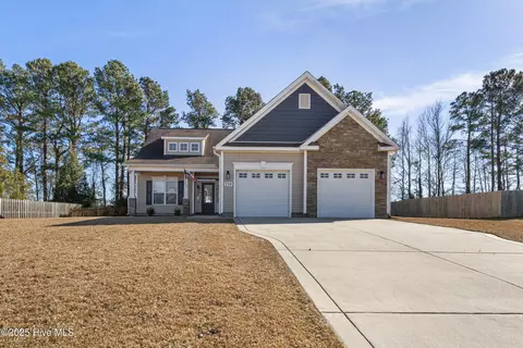 229 Maidstone Dr, Richlands, NC 28574