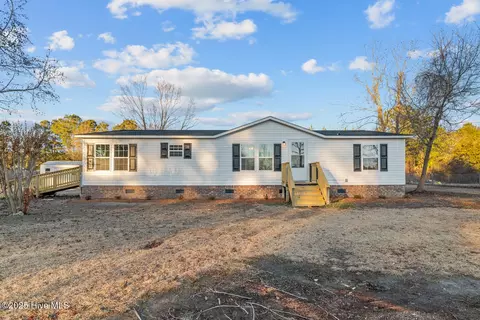 304 W Meeting House Pl, Hubert, NC 28539