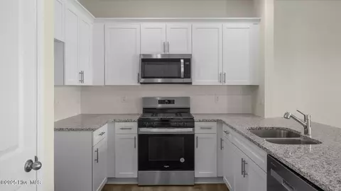 Kitchen - 2011 Clock Rd, New Bern, NC 28562 photo 1 of 2